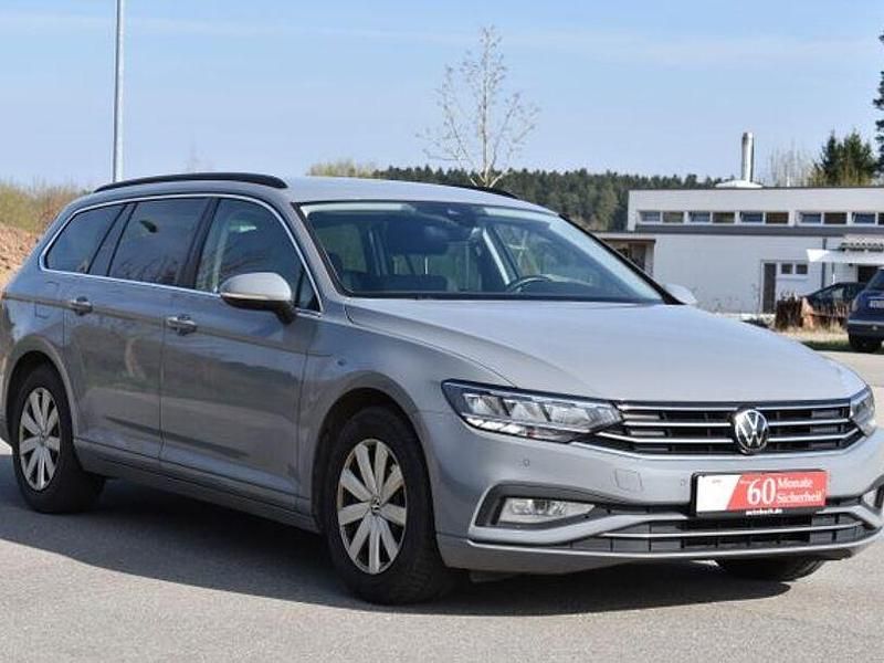 Gebraucht VW Passat Business 122 PS (89 kW) 2022 Grau Kombi
