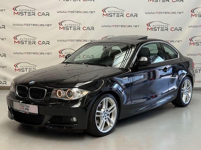 Schwarz Gebraucht 2011 BMW 125 M Sport Kleinwagen | 20.890 € (Teuer) - Bild 1/4