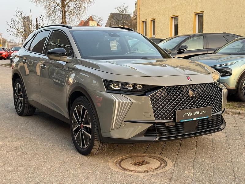 Gebraucht DS Automobiles DS7 Crossback Performance 131 PS (96 kW) 2024 Seidengrau SUV