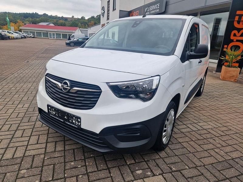Weiß Gebraucht 2019 Opel Combo Edition Van / Kleinbus | 9.500 € (Fairer Preis) - Bild 1/4