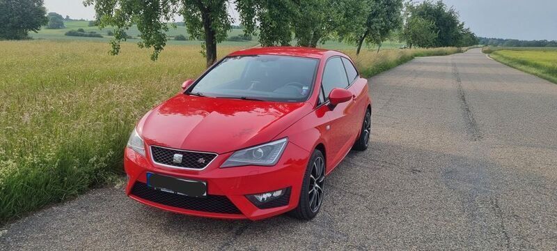 Rot Gebraucht 2014 Seat Ibiza SC FR Kleinwagen | 7.900 € (Fairer Preis) - Bild 1/4