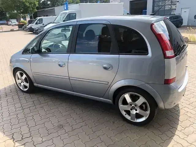 Gebraucht Opel Meriva Cosmo 101 PS (74 kW) 2004 Silber Van / Kleinbus