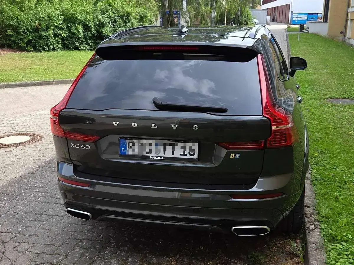 Gebraucht Volvo XC60 R-Design 235 PS (172 kW) 2021 Grau SUV
