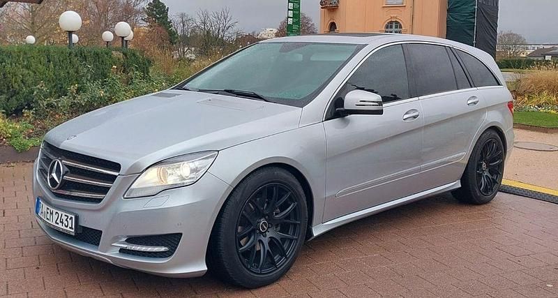 Gebraucht Mercedes R320 230 PS (169 kW) 2011 Silber Van / Kleinbus