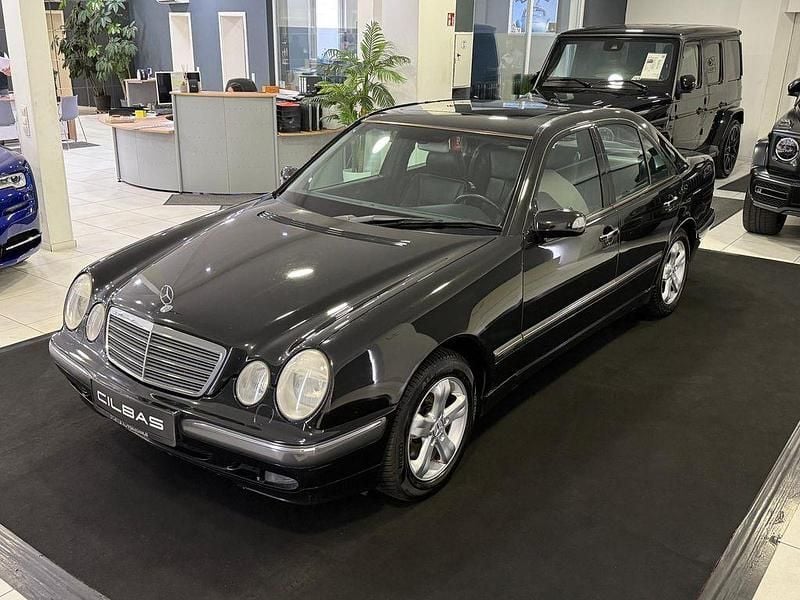 Schwarz Gebraucht 2003 Mercedes E280 Sportline Limousine | 9.900 € - Bild 1/4