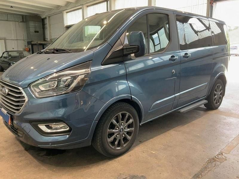 Blau Gebraucht 2020 Ford Tourneo Custom Titanium X Van / Kleinbus | 37.990 € (Guter Preis) - Bild 1/4