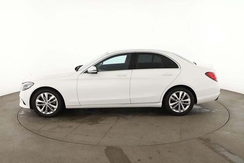 Gebraucht Mercedes C180 Avantgarde 156 PS (114 kW) 2019 Weiß Limousine