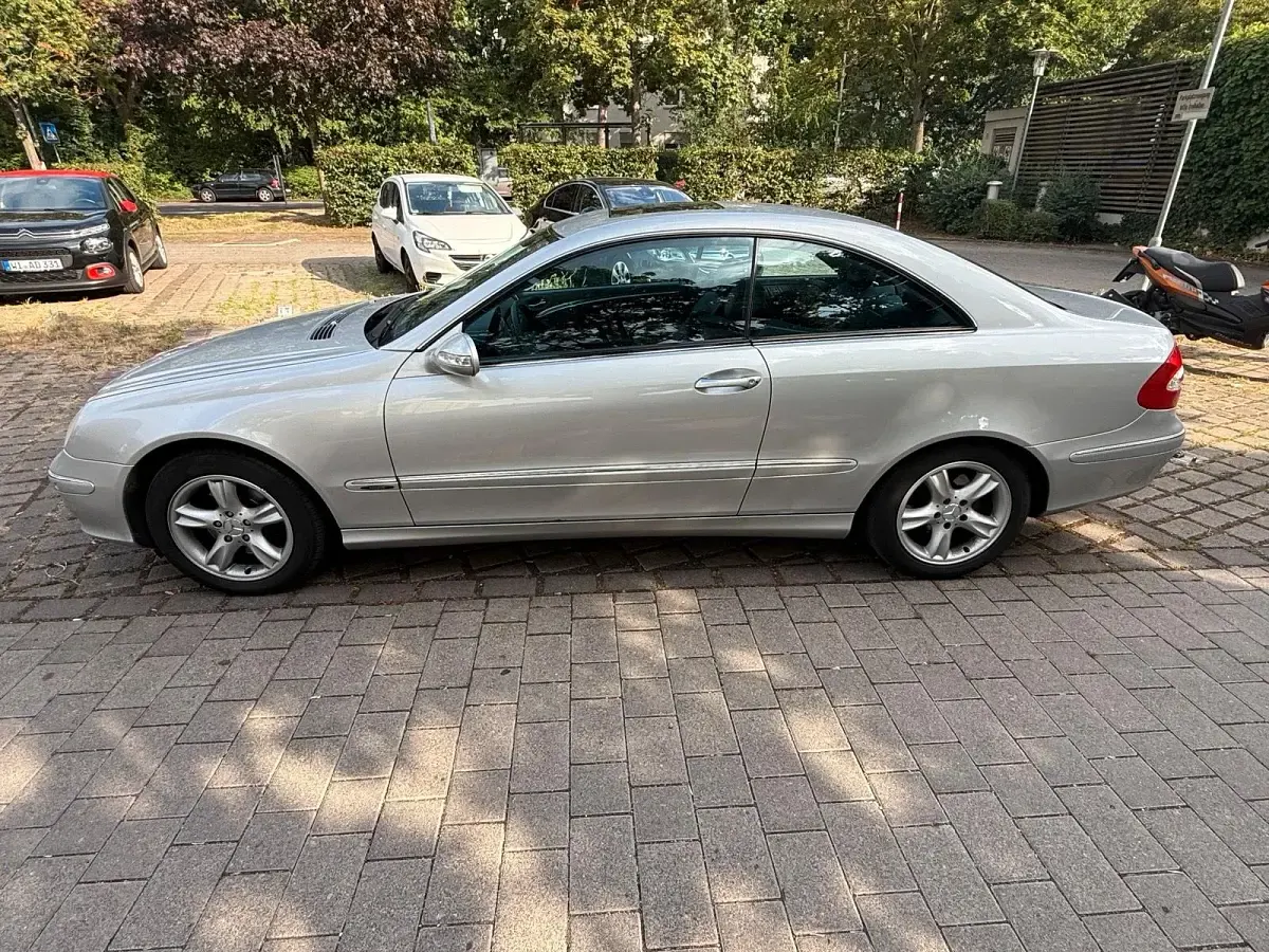 Gebraucht Mercedes CLK240 170 PS (125 kW) 2004 Silber Limousine