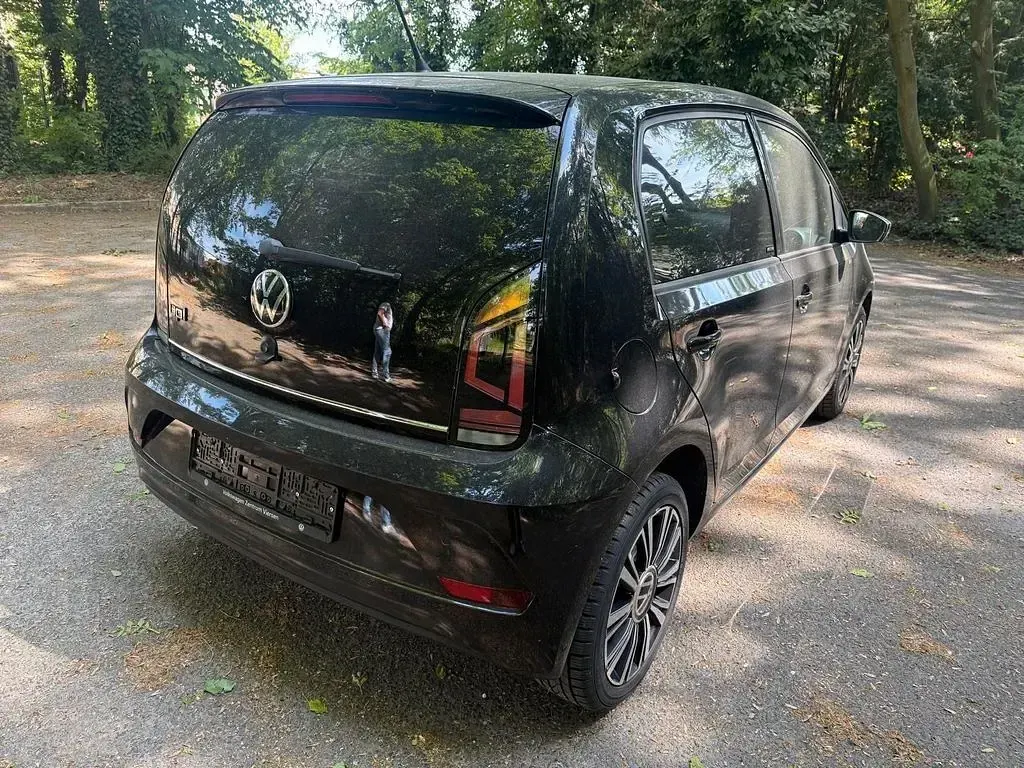 Używany VW up! Active 65 KM (47 kW) 2022 Czarny Hatchback