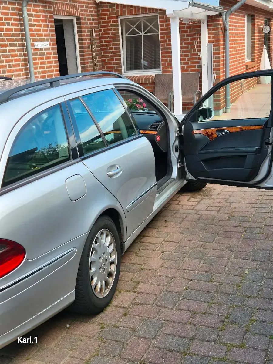 Gebraucht Mercedes E220 150 PS (110 kW) 2004 Grau Kombi