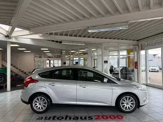 Gebraucht Ford Focus Titanium 150 PS (110 kW) 2011 Schwarz Limousine