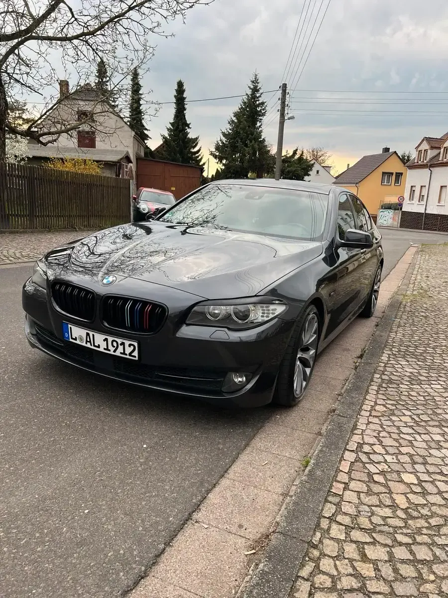 Gebraucht BMW 523 204 PS (150 kW) 2010 Schwarz Limousine