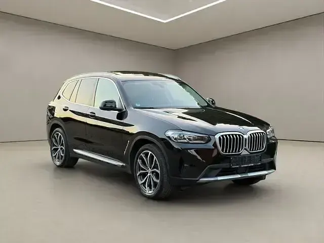Gebraucht BMW X3 Sport Line 190 PS (139 kW) 2023 Schwarz SUV