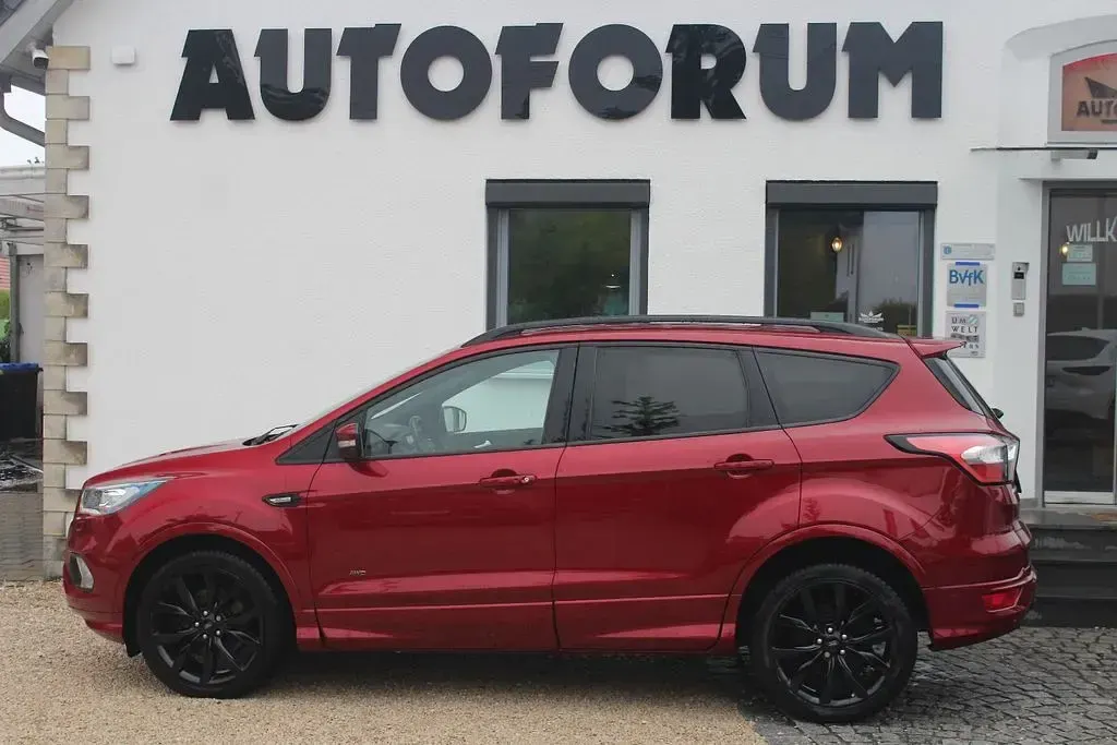 Gebraucht Ford Kuga ST-Line 179 PS (131 kW) 2018 Rot SUV