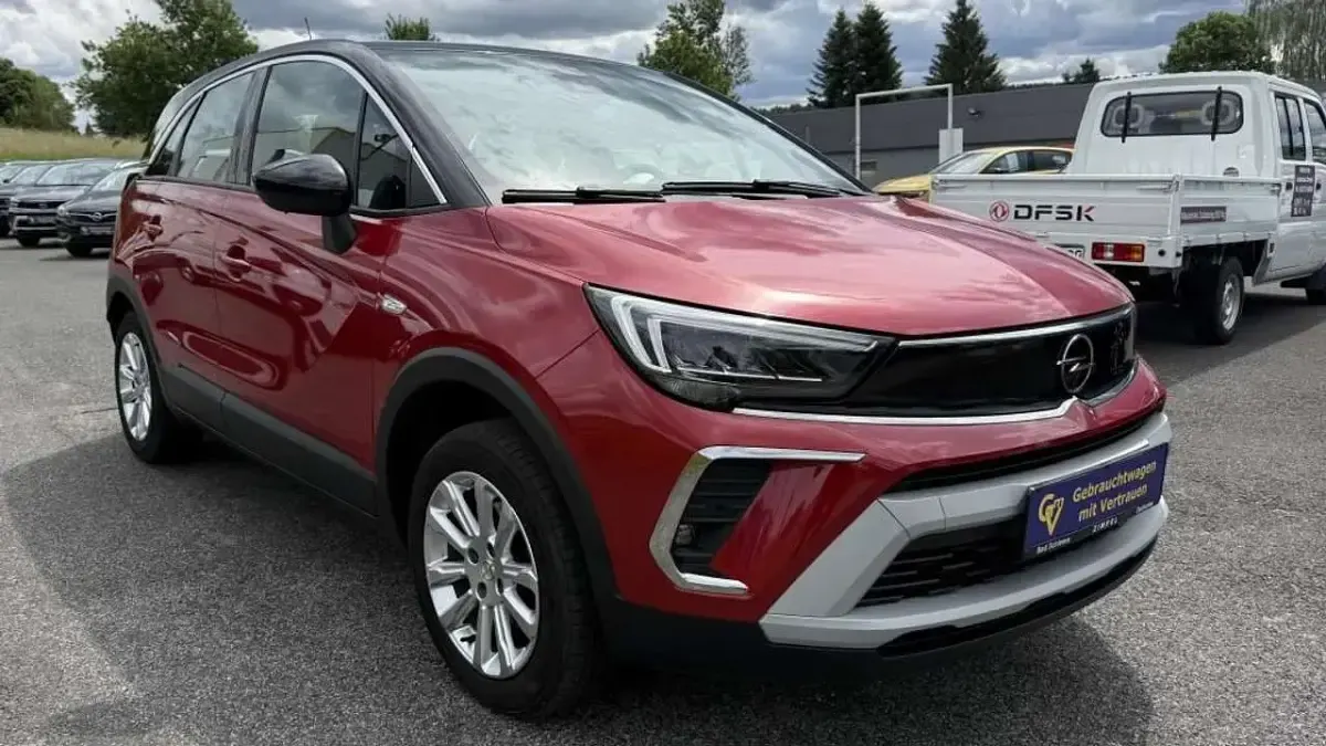 Gebraucht Opel Crossland X Elegance 131 PS (96 kW) 2022 Chili rot (metallic) SUV