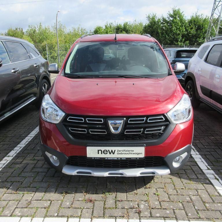 Gebraucht 2020 Dacia Lodgy Stepway Van / Kleinbus | 11.987 € (Fairer Preis) - Bild 1/4