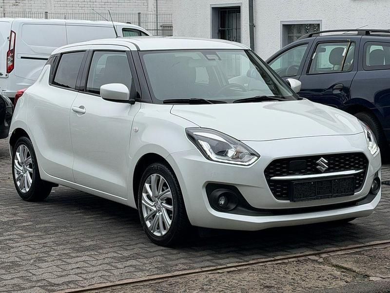 Gebraucht Suzuki Swift Comfort 83 PS (61 kW) 2021 Weiß Kleinwagen