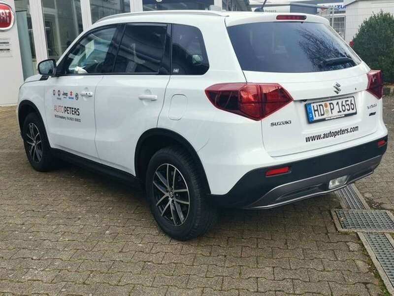 Gebraucht Suzuki Vitara Comfort+ 102 PS (75 kW) 2022 Cool white pearl metallic SUV