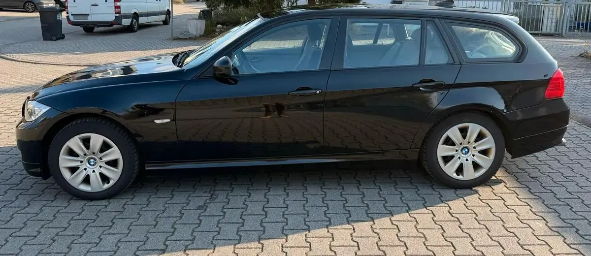 Używany BMW 318 143 KM (105 kW) 2009 Czarny Kombi