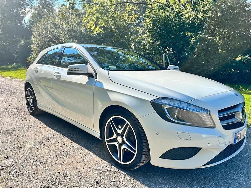 Gebraucht Mercedes A180 Urban 122 PS (89 kW) 2013 Weiß Kleinwagen