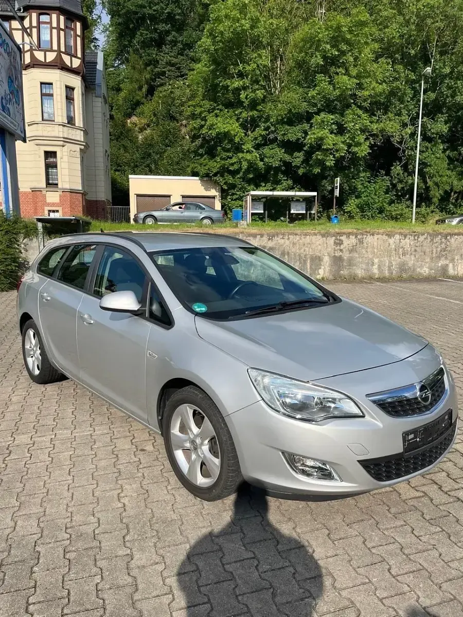 Gebraucht Opel Astra 179 PS (131 kW) 2010 Silber Kombi