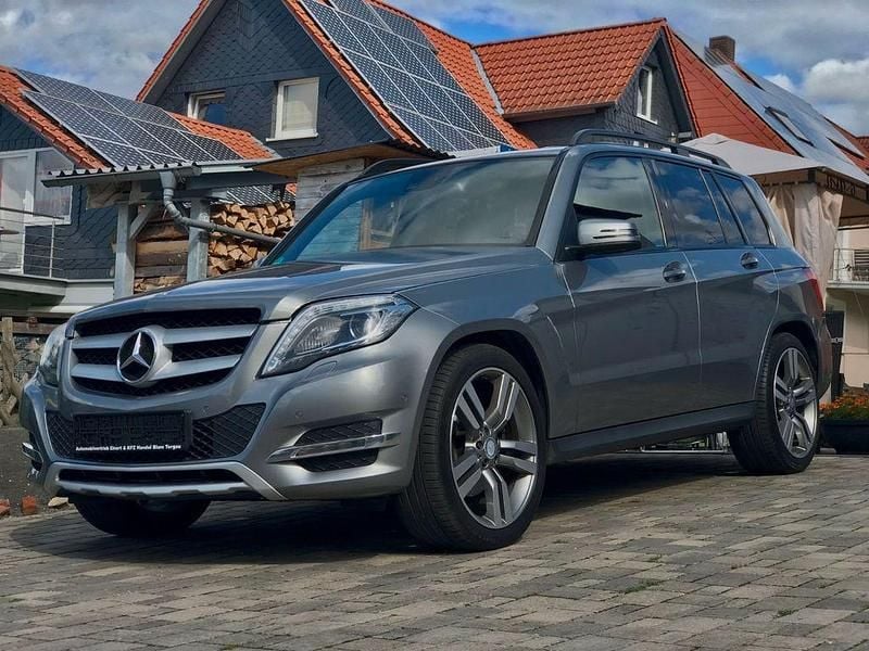 Grau Gebraucht 2013 Mercedes GLK220 SUV | 14.900 € (Fairer Preis) - Bild 1/4