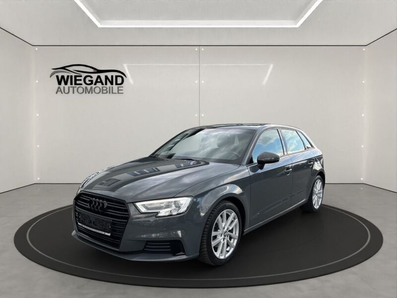 Nano gray metallic Gebraucht 2019 Audi A3 Sportback Sport Limousine | 17.350 € (Guter Preis) - Bild 1/4