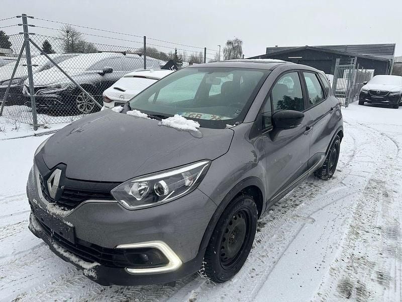Grau Gebraucht 2019 Renault Captur Zen SUV | 7.500 € (Superpreis) - Bild 1/4