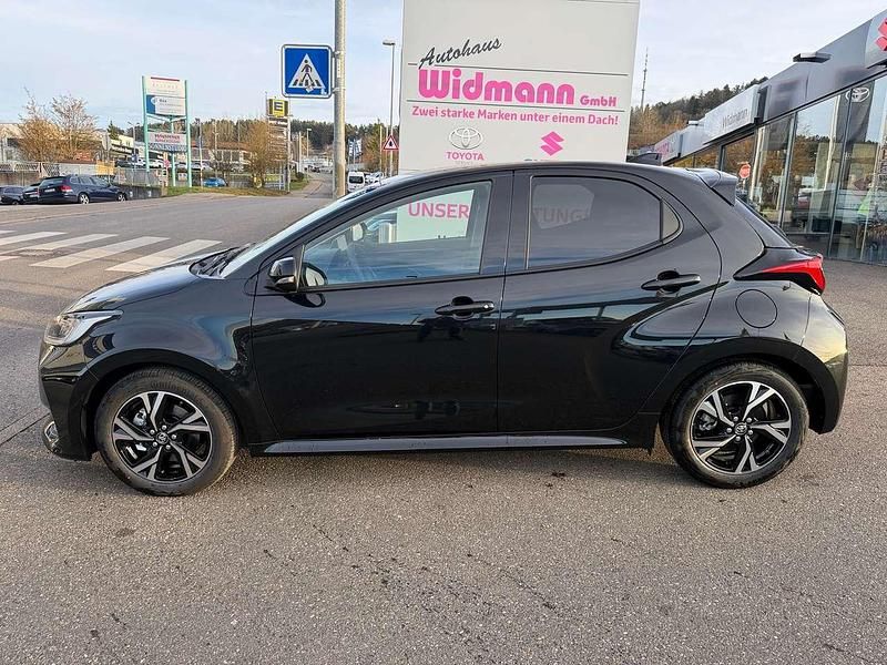 Neu Toyota Yaris Hybrid 116 PS (85 kW) 2025 Mysticschwarz Kleinwagen
