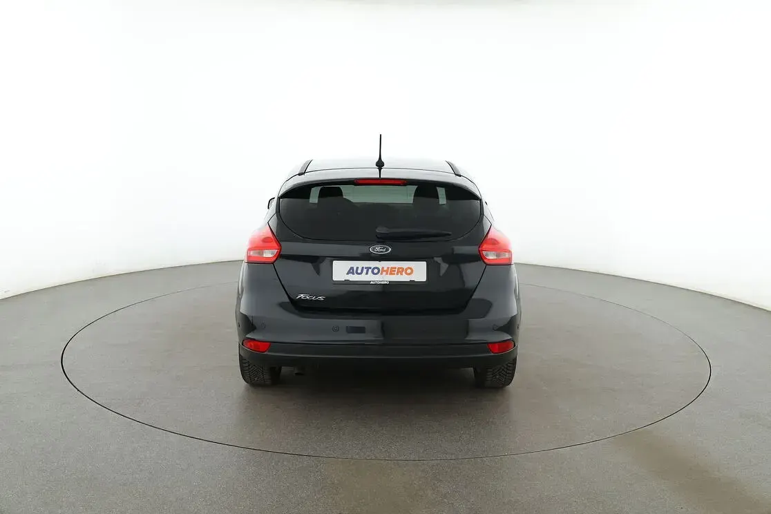 Używany Ford Focus Titanium 2018 Czarny Sedan/Limuzyna