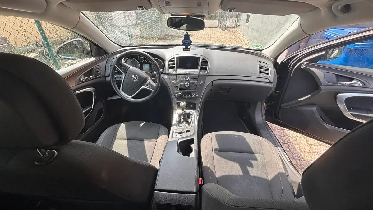 Gebraucht Opel Insignia 131 PS (96 kW) 2011 Braun Kombi