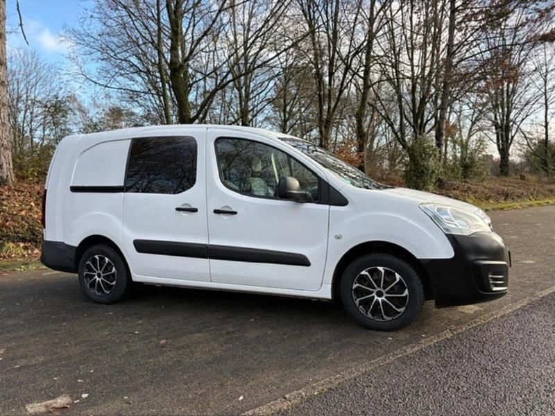 Gebraucht Peugeot Partner Comfort 99 PS (72 kW) 2016 Weiß Van / Kleinbus