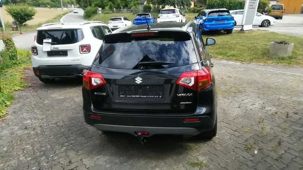 Gebraucht Suzuki Vitara Comfort+ 140 PS (102 kW) 2016 Schwarz SUV