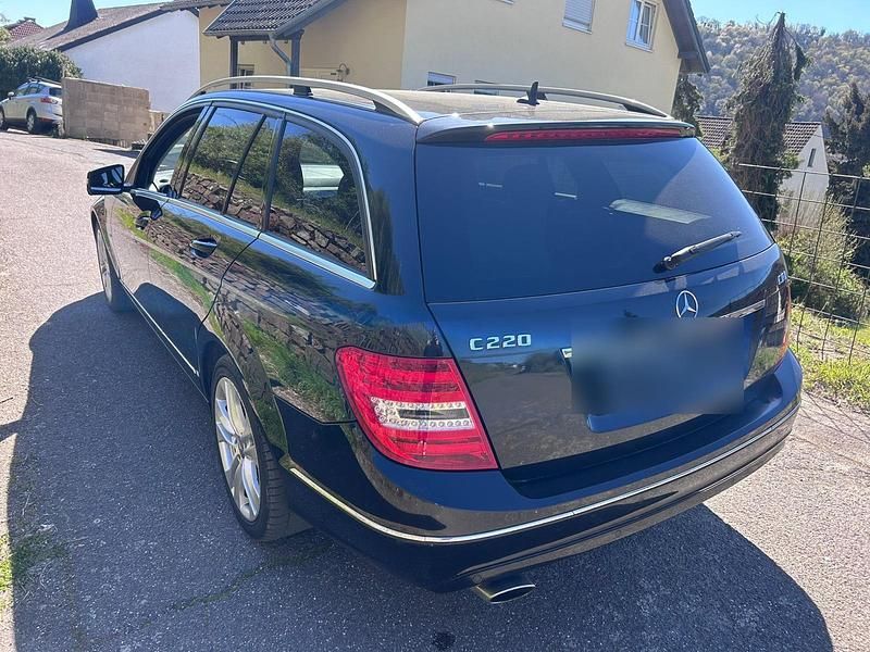 Gebraucht Mercedes C220 170 PS (125 kW) 2011 Schwarz Kombi