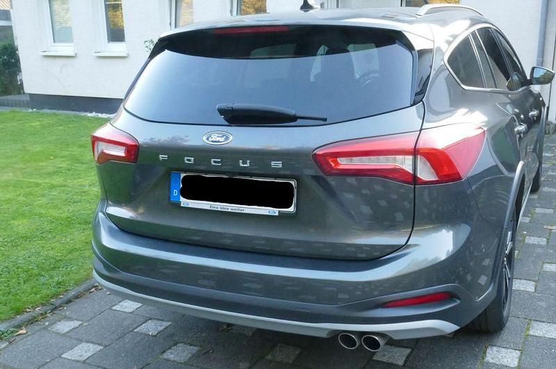 Usata Ford Focus Active 120 CV (88 kW) 2020 Grigio Berlina