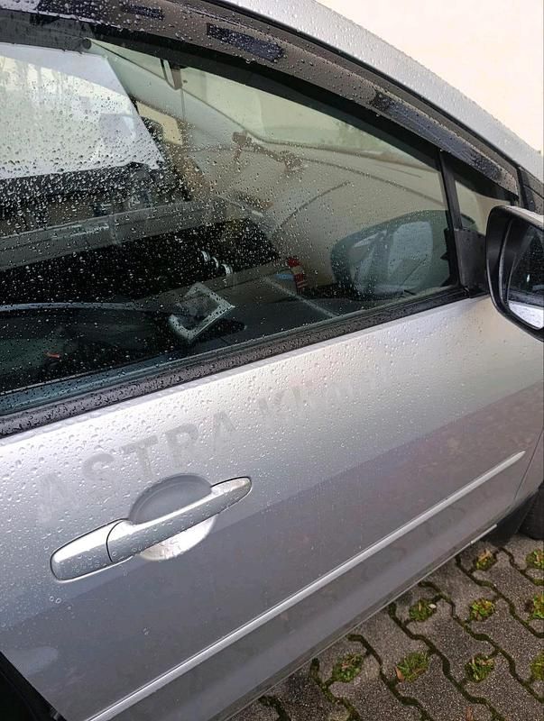 Second-hand Mazda 5 150 CP (110 kW) 2008 Argintiu Monovolum