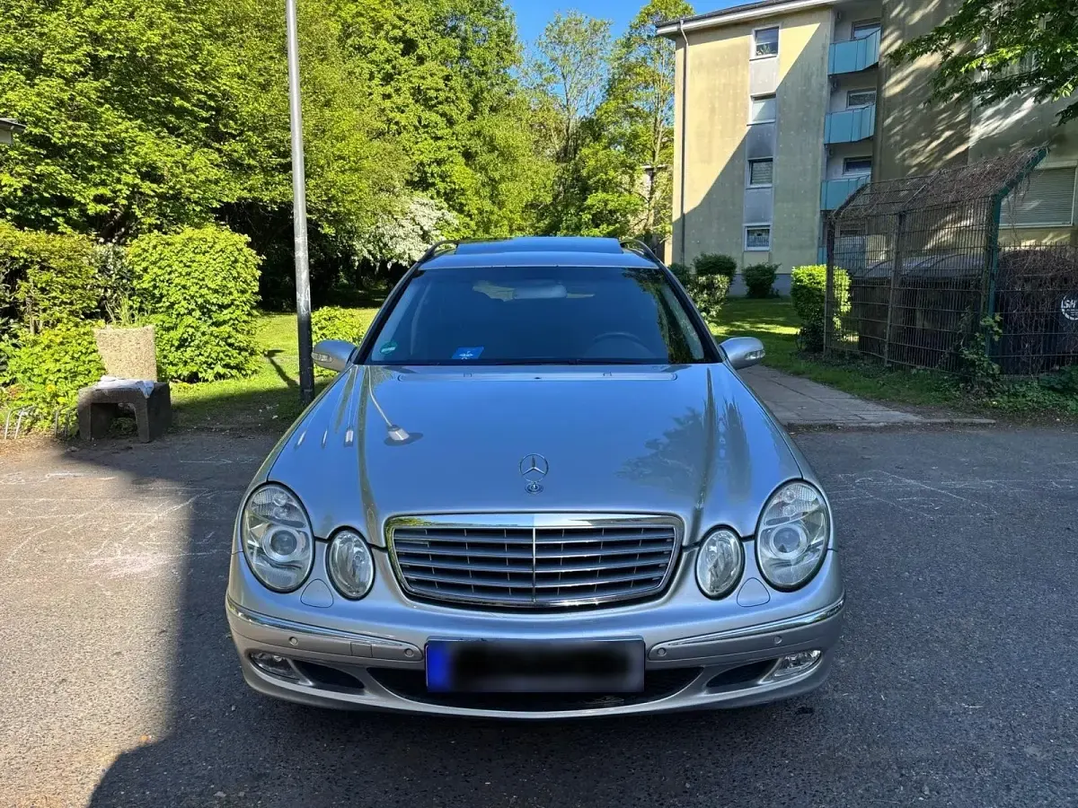Gebraucht Mercedes E270 Elegance 177 PS (130 kW) 2003 Silber Kombi