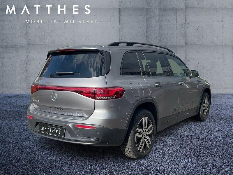 Gebraucht Mercedes EQB250 Night 139 kW (190 PS) 2022 Mountaingrau  met. (metallic) SUV