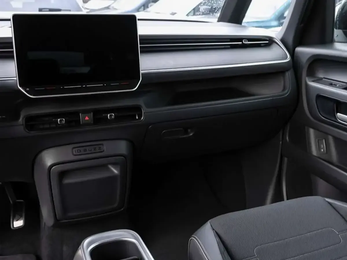 Neu VW ID. Buzz Pure 125 kW (170 PS) 2025 Monosilber metallic Van / Kleinbus