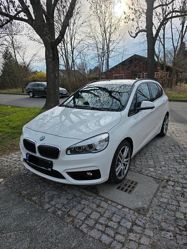 Gebraucht BMW 218 Active Tourer 150 PS (110 kW) 2014 Weiß Van / Kleinbus