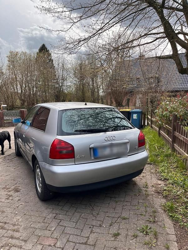 Usata Audi A3 101 CV (74 kW) 2000 Argento Utilitaria
