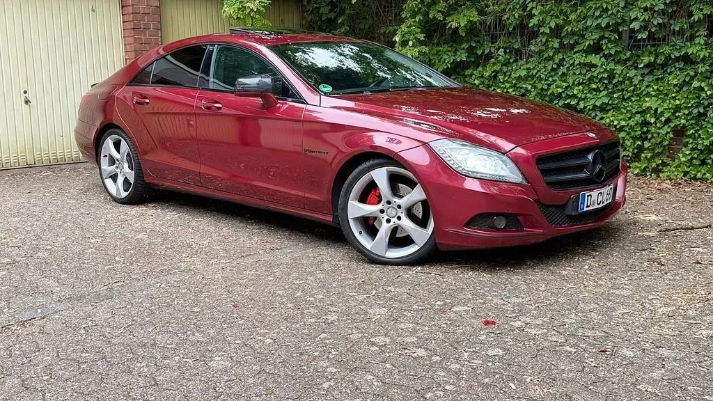 Gebraucht Mercedes CLS350 306 PS (225 kW) 2011 Rot Limousine