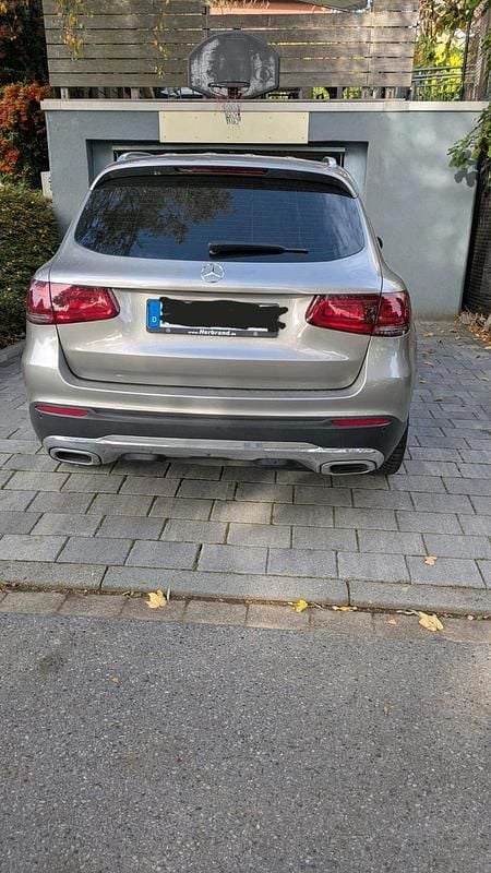 Andere farben Gebraucht 2019 Mercedes GLC220 SUV | 28.000 € (Superpreis) - Bild 1/4
