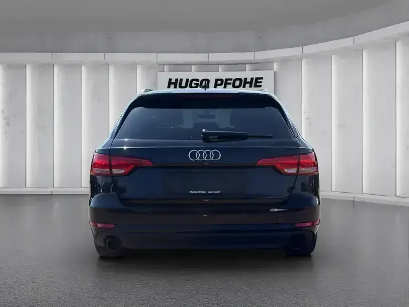 Gebraucht Audi A4 Basis 190 PS (139 kW) 2018 Schwarz Kombi
