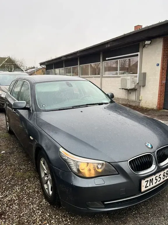 Second-hand BMW 520 Lifestyle 177 CP (130 kW) 2008 Gri Break