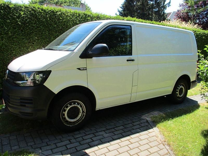 Candyweiß Gebraucht 2016 VW T6 Van | 8.999 € - Bild 1/4