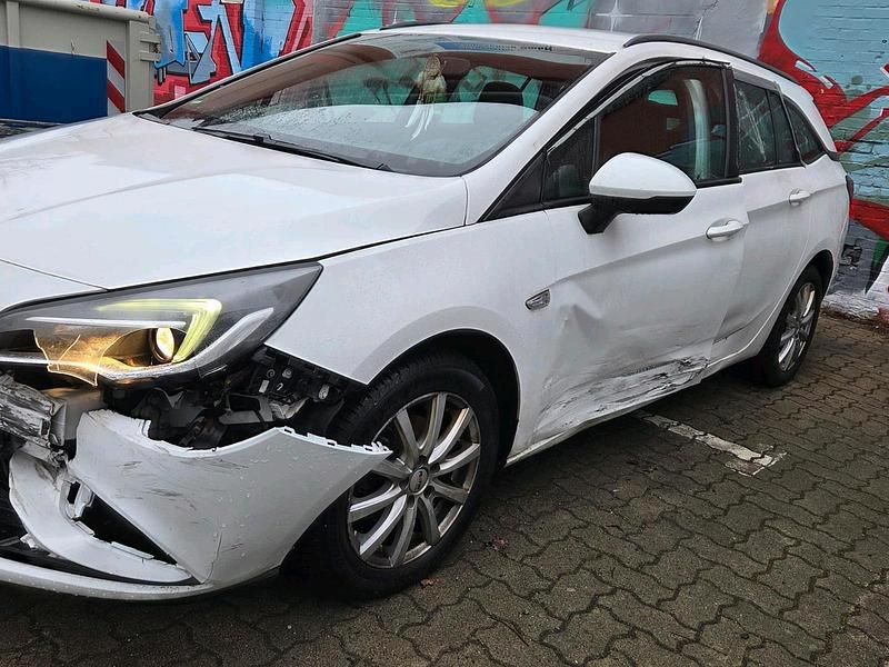 Gebraucht Opel Astra 110 PS (80 kW) 2016 Weiß Kombi
