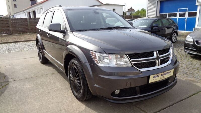 Używany Dodge Journey 170 KM (125 kW) 2020 Szary SUV