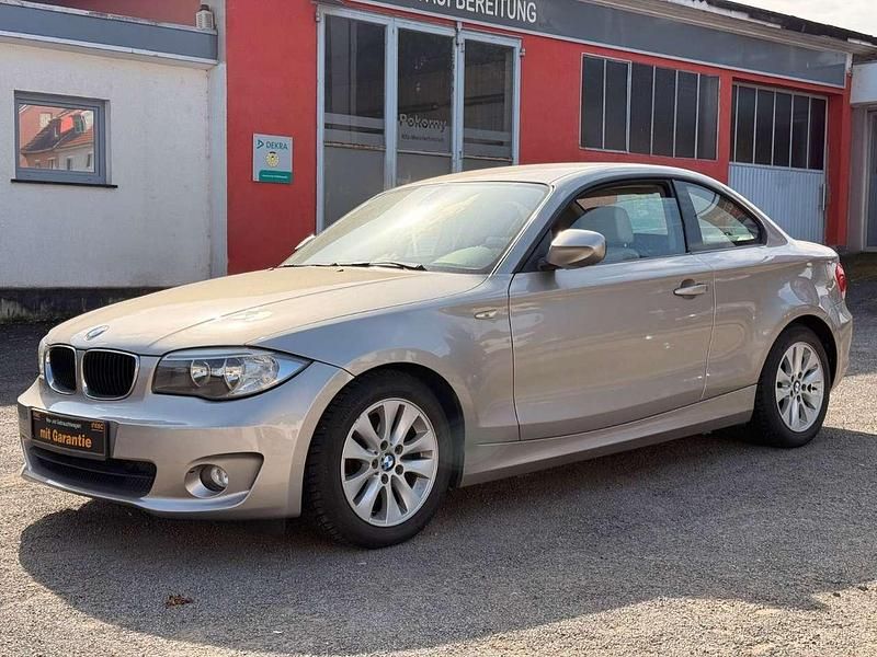 Gebraucht BMW 118 Coupé Advantage 143 PS (105 kW) 2012 Silber Coupé