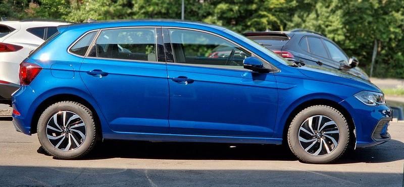 Gebraucht VW Polo Life 95 PS (69 kW) 2023 Blau Kleinwagen